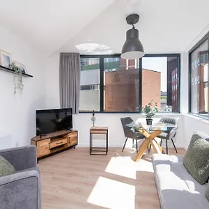 123 Queen Street - Crowd Luxury Sheffield